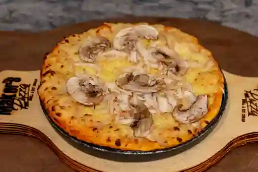 Pizza de Pollo Champiñones