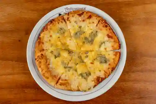 Pizza Tre Formaggi