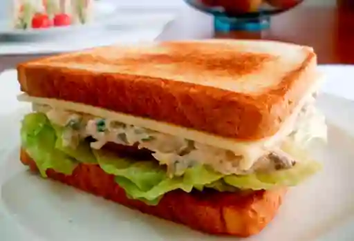 Sándwich Pollo y Jamón