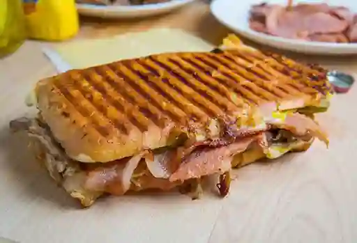 Sándwich Cubano Mixto