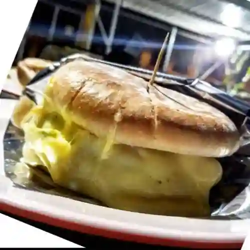 Combo Hamburguesa de Queso Fundido