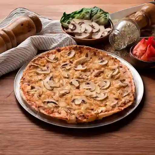 Pizza Pollo y Champiñones