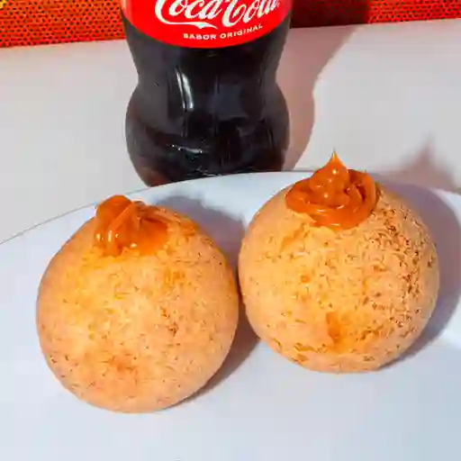 Combo Dos Buñuelos con Arequipe Mas Cocacola 250 ml