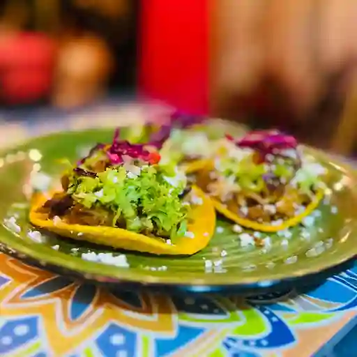 Tacos de Longaniza y Chicharrón X3