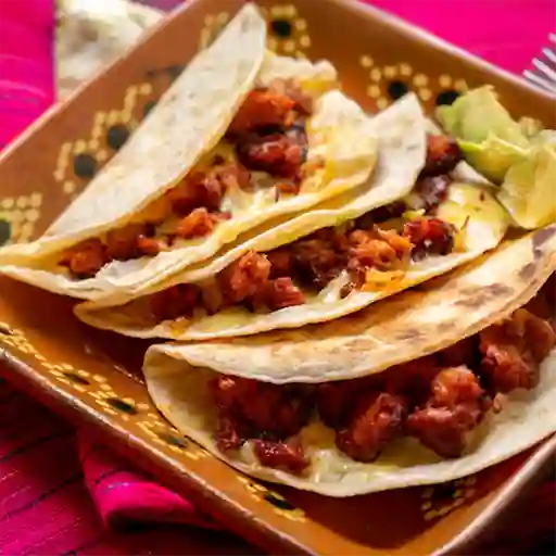 Quesadillas de Longaniza y Chicharrón X3