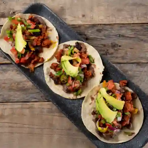 Tostadas de Longaniza y Chicharrón X3