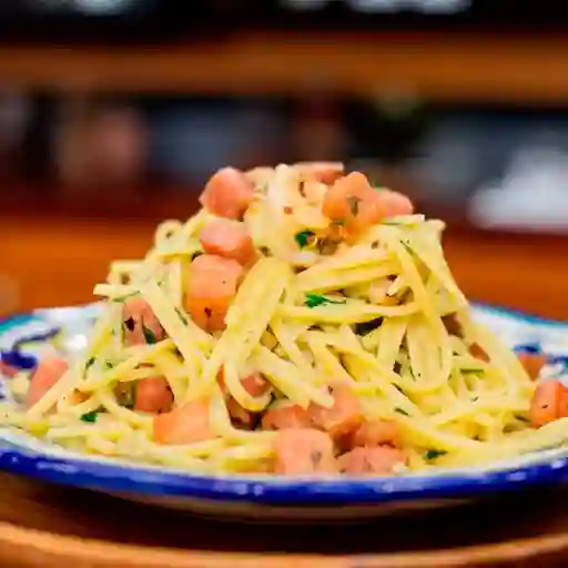 Spaguetti con Camarones a la Carbonara