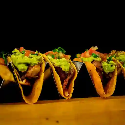 Tacos con Carne Al Pastor