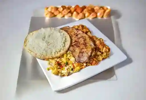 Calentado de Frijol y Carne Asada