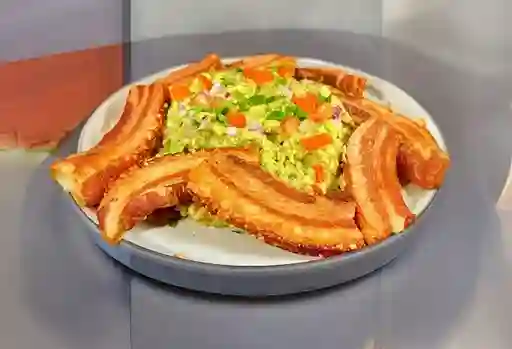 Chicharrones con Guacamole