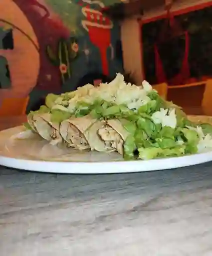 Flautas en Salsa Ranchera