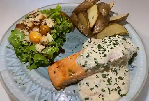 Salmón en Crema y Camarones