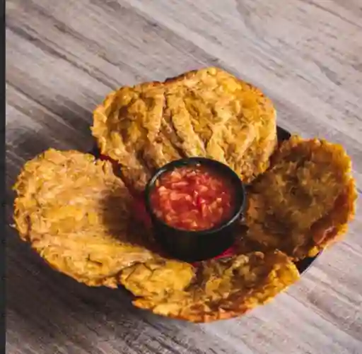 Patacón con Hogao