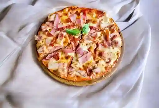 Pizza Tres Carnes