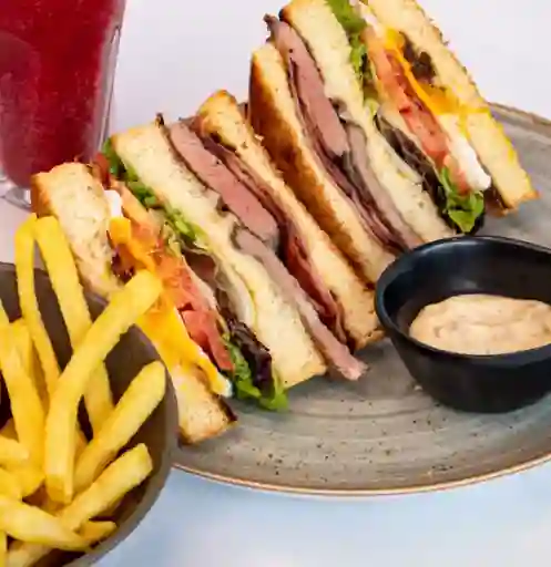 Sandwich Club Cerdo