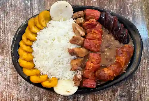 Cazuela de Frijoles Montañera