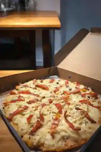 Pollo y Tocineta Grande