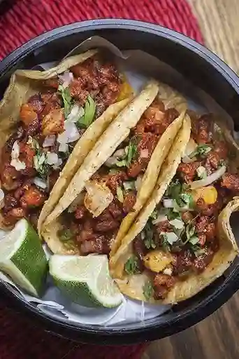 3 Tacos con Bebida