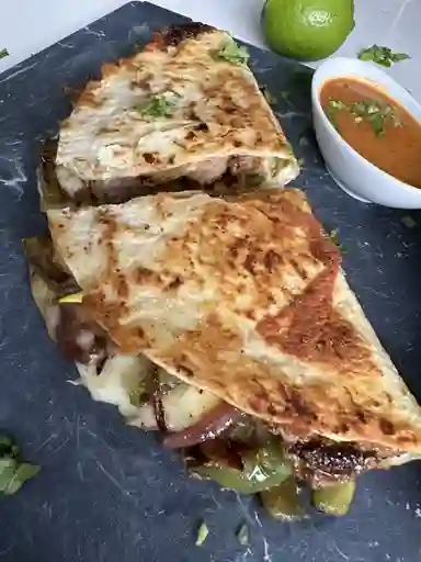 2 Quesadillas y 1 Taco