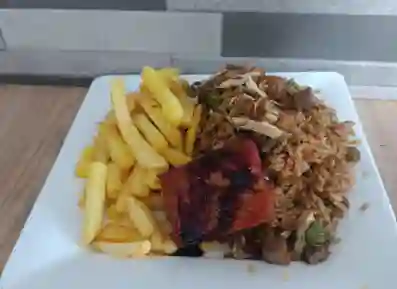 Corrientazo Chino con Costilla