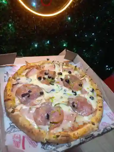 Pizza Jamon Personal en Combo