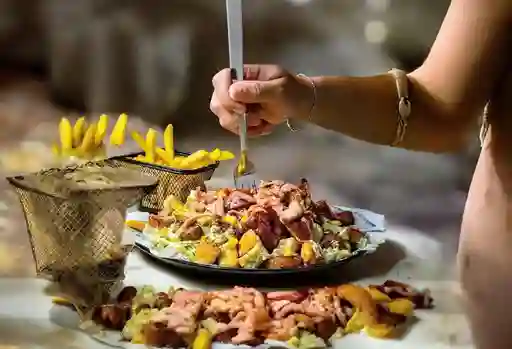 Salchipapa Mixta