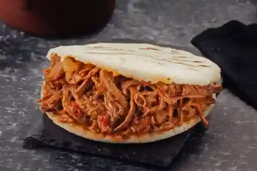 Arepa con Carne Asada