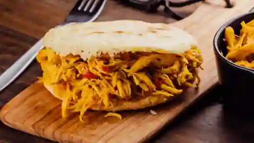 Arepas Queso, Chorizo y Maduro