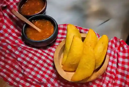 Empanada de Jamón y Queso