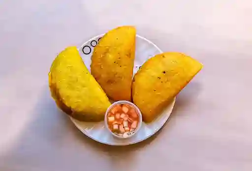 Empanada de Pollo y Queso