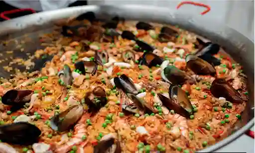 Paella de Mariscos de Lujo