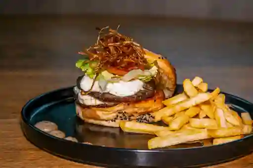 Philadelphia Burguer + Papas