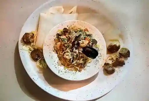 Linguini Mar & Tierra
