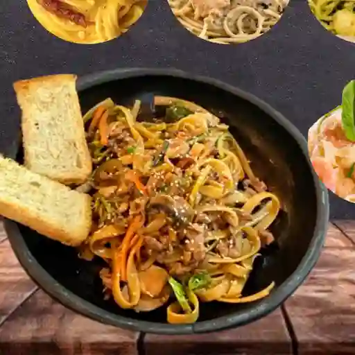 Pasta Thaí