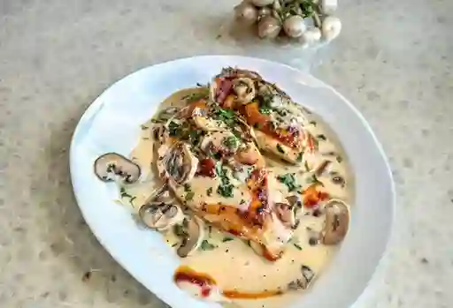 Pollo en Salsa de Champiñones