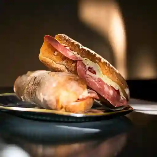 Sándwich de Jamón Serrano