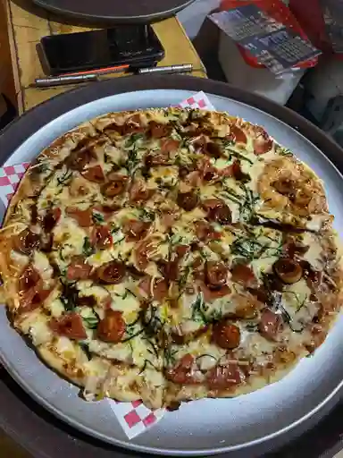 Pizza Delux