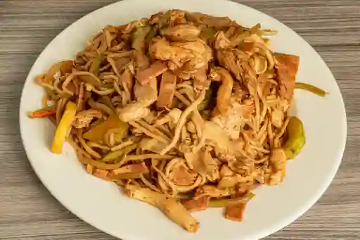 Chow Mein con Pollo