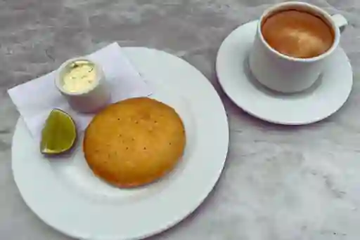 Arepa De Huevo + Latte
