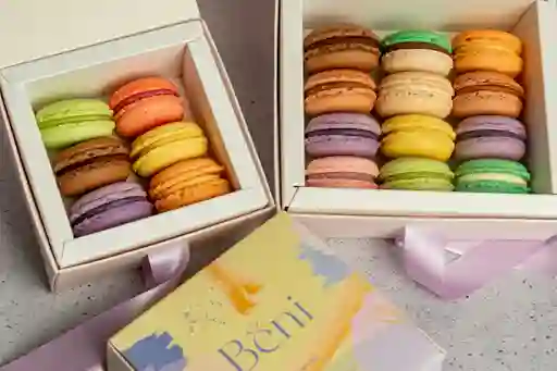 Combo Caja de 6 Macarons y Caja de 12 Macarons