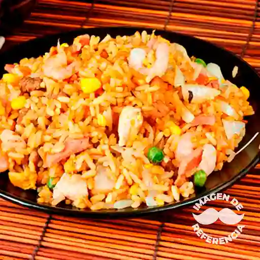 Arroz Oriental con Carne Asada