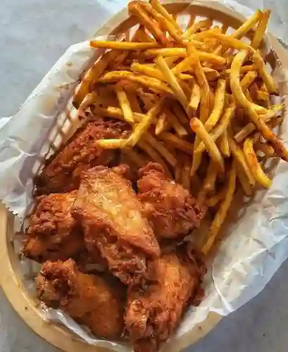 Combo Pareja Dos Cuarto de Pollo 2 Bebidas