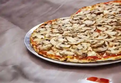 Pizza Mediana Pollo Champiñon