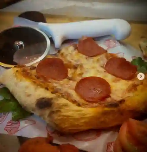 Combo Pizza Pepperoni Gaseosa Pet 400 ml