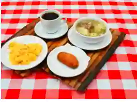 Desayuno Completo con Caldo de Costilla