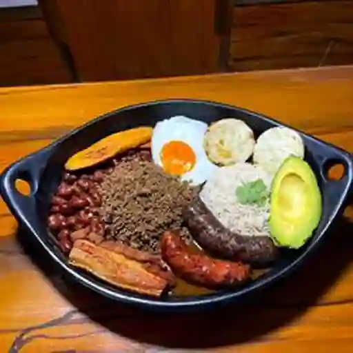 La Auténtica Bandeja Paisa