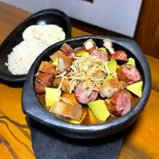 Cazuela de Frijoles Montañeros