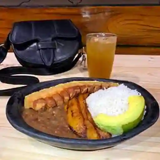 Bandejita Montañera con Chicharron