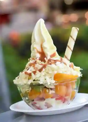Ensalada de Frutas con Helado