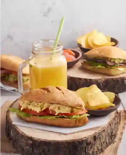 Combo Sandwich + Jugo Natural